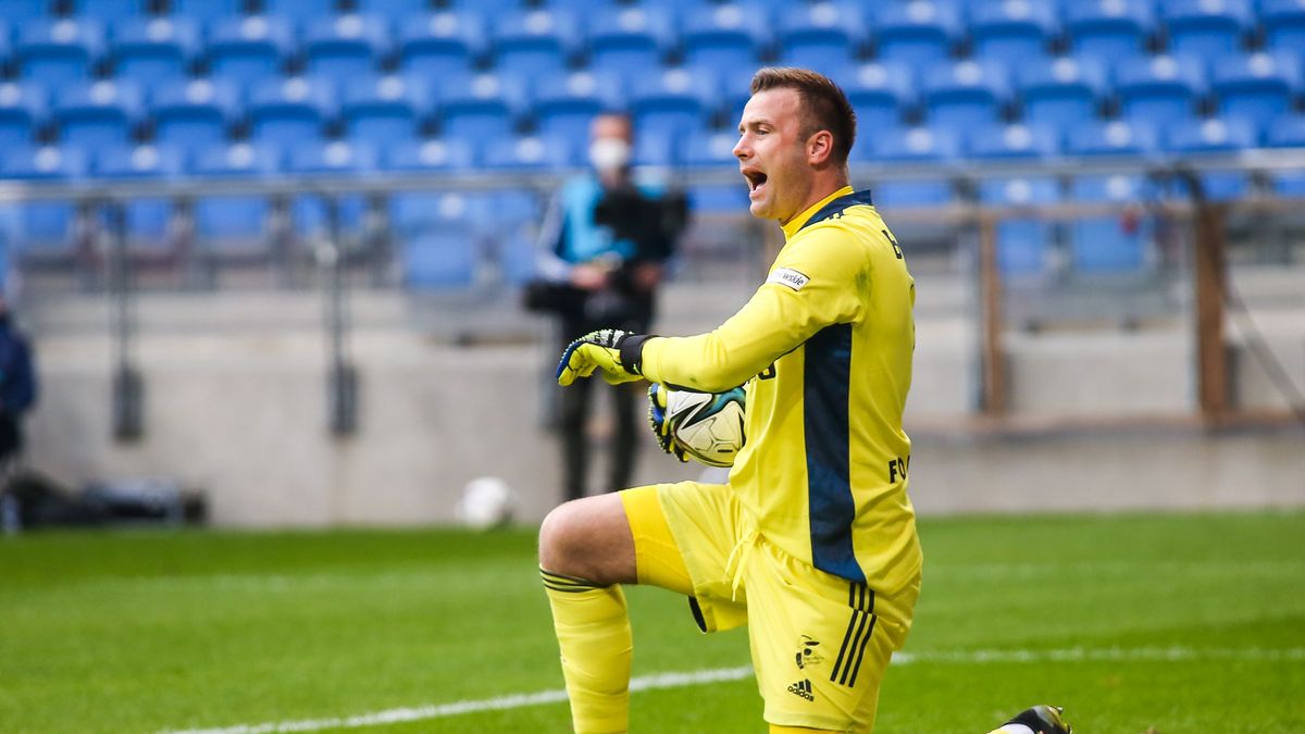Artur Boruc (Legia) during the PKO Ekstraklasa match between Lech Poznan v Legia Warsaw in Poznan, Poland, on April 11, 2021. (Photo by Foto Olimpik/NurPhoto via Getty Images)