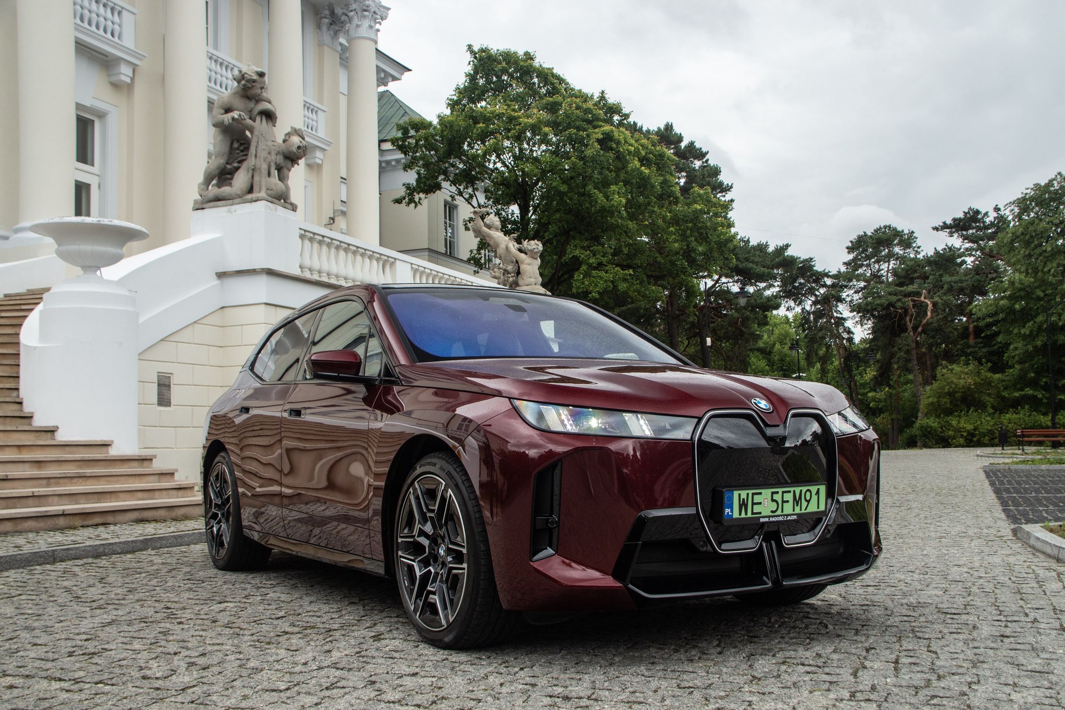 BMW iX