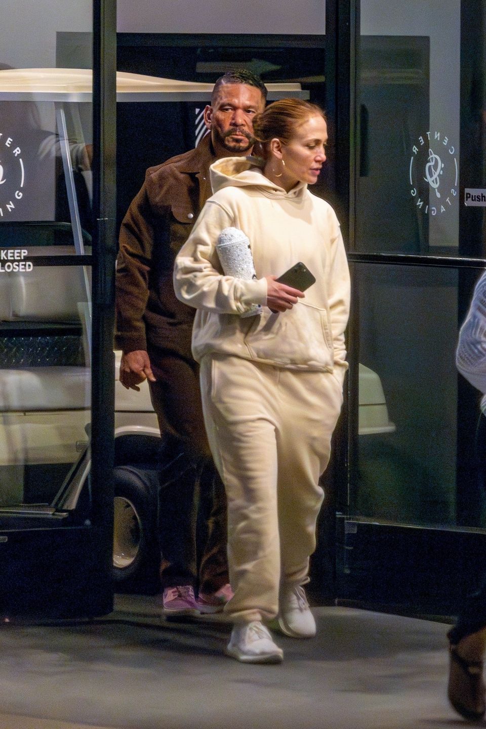 Jennifer Lopez w towarzystwie managera Benny'ego Mediny