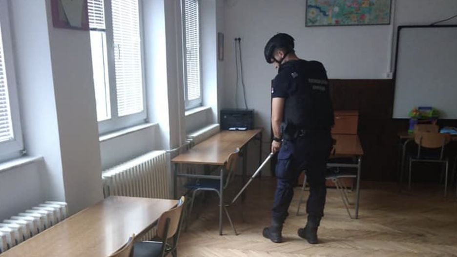 Policja serbska przeszukała kilkaset szkół, szpitali, centrów handlowych pod kątem obecności ładunków wybuchowych