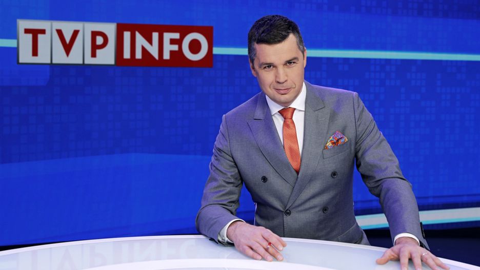 Michał Rachoń od czerwca 2019 r. prowadzi w  TVP Info program publicystyczny "#Jedziemy"