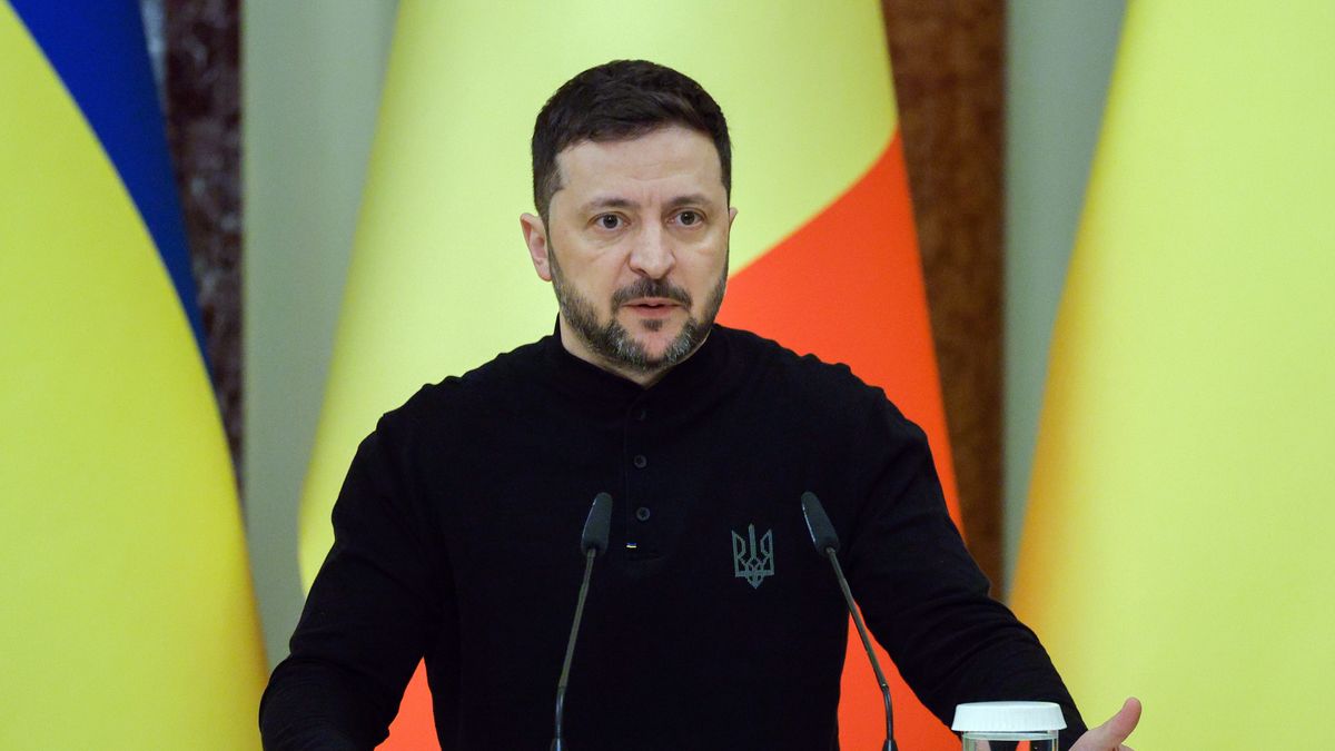 Ukrainian President Volodymyr Zelensky attends a joint press conference with Belgian Prime Minister Bart De Wever after their meeting in Kyiv, Ukraine, 08 April 2025. Bart De Wever is on an official visit to Ukraine, amid the Russian invasion. EPA/SERGEY DOLZHENKO Dostawca: PAP/EPA.