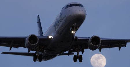 Nagle zaczął tracić wysokość. Potem nadał kod