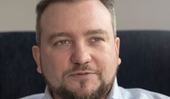 Tomasz Szewczyk przeszedł z OS3 do Kalicińscy.com