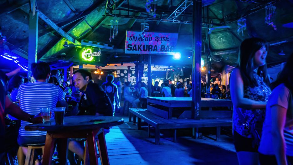 W Vang Vieng znajduje się mnóstwo barów i klubów 