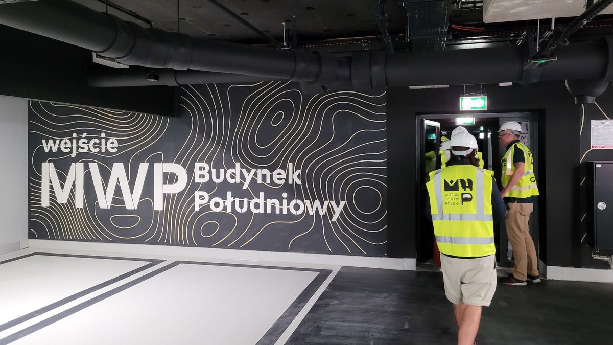 Pracownicy Mar-Budu protestują pod siedzibą MON-u