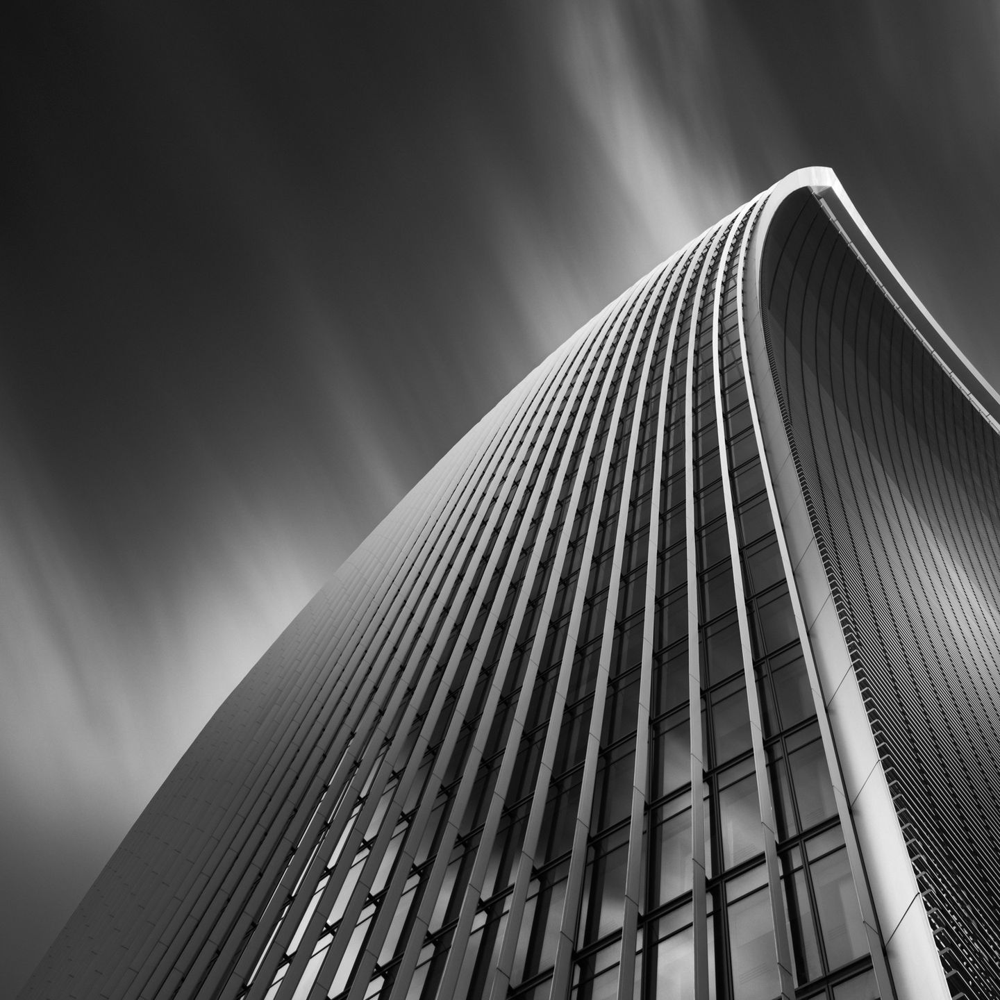Architekt i fotograf tworzy perfekcyjne zdjęcia w przestrzeni miejskiej 3