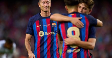 Gwiazdor Barcelony pod wrażeniem Lewandowskiego. "To zaszczyt"