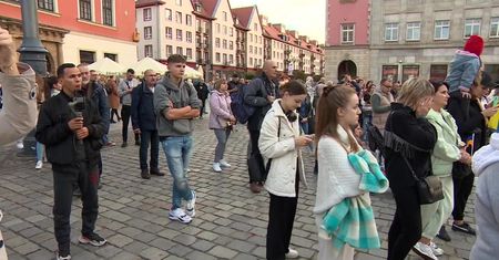 “Wszyscy przeciwko wojnie, wszyscy przeciwko Putinowi”. Protest we Wrocławiu