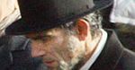 ''Lincoln'': Daniel Day-Lewis w stroju z epoki [foto]