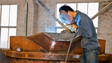 Spawacz w Częstochowie może pracować na hali produkcyjnej