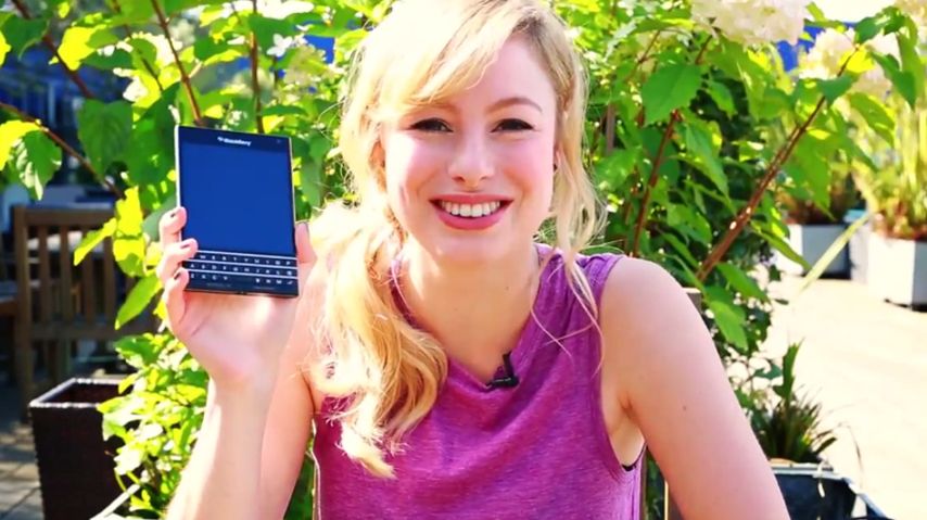 BlackBerry Passport z nietypową klawiaturą na wideo