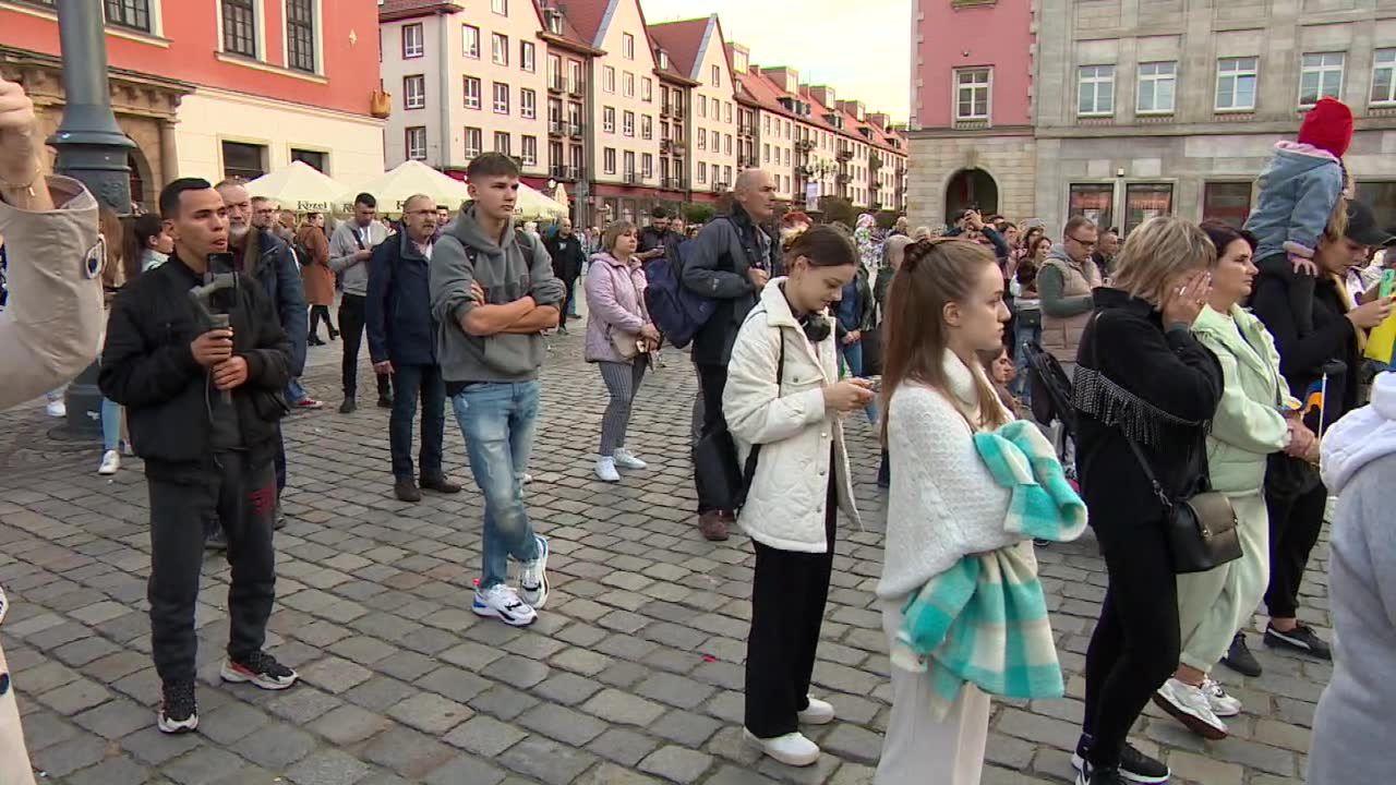 “Wszyscy przeciwko wojnie, wszyscy przeciwko Putinowi”. Protest we Wrocławiu