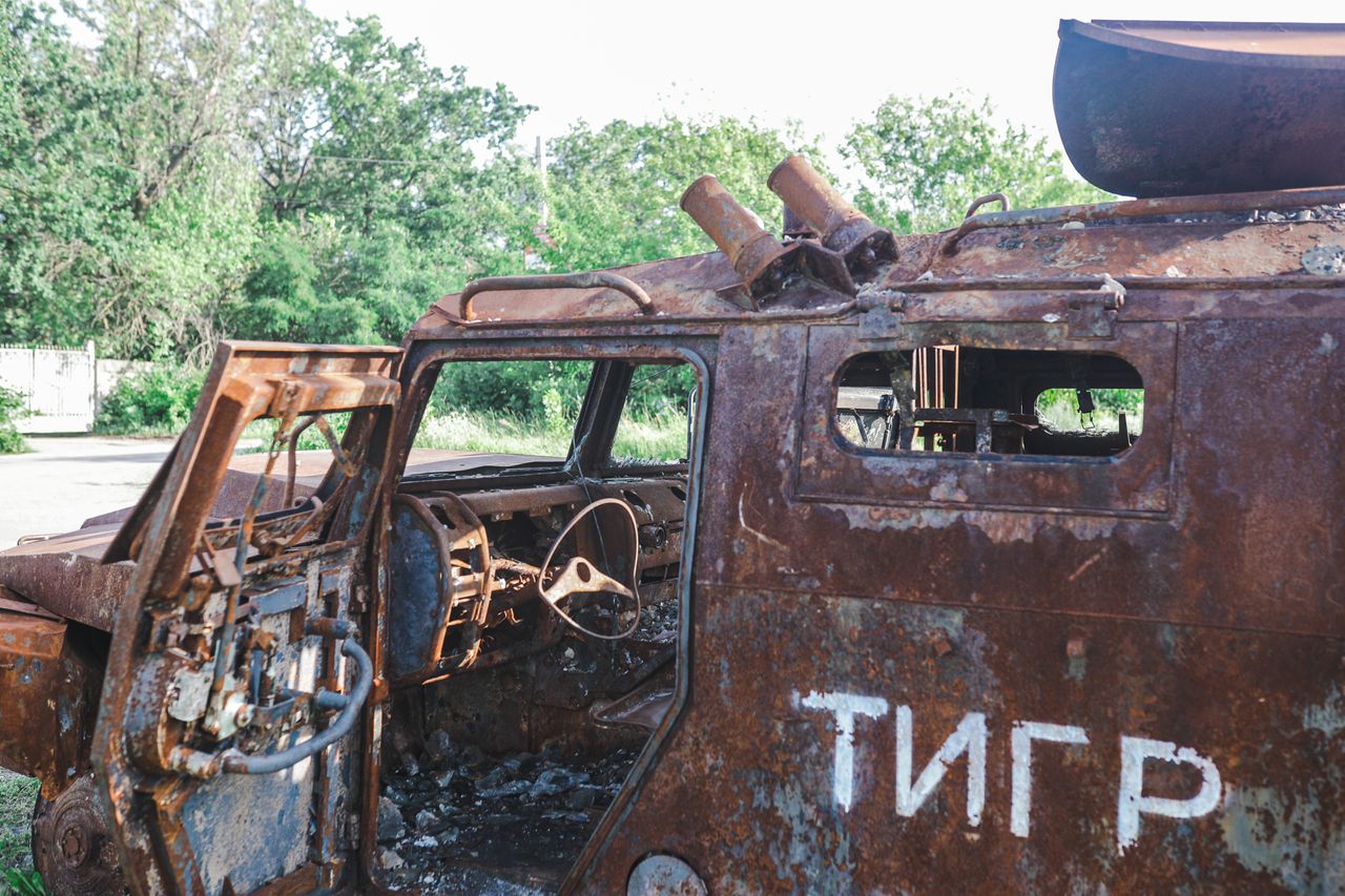 Ukrainian special forces strike russian armoured vehicles on Tendrivska spit