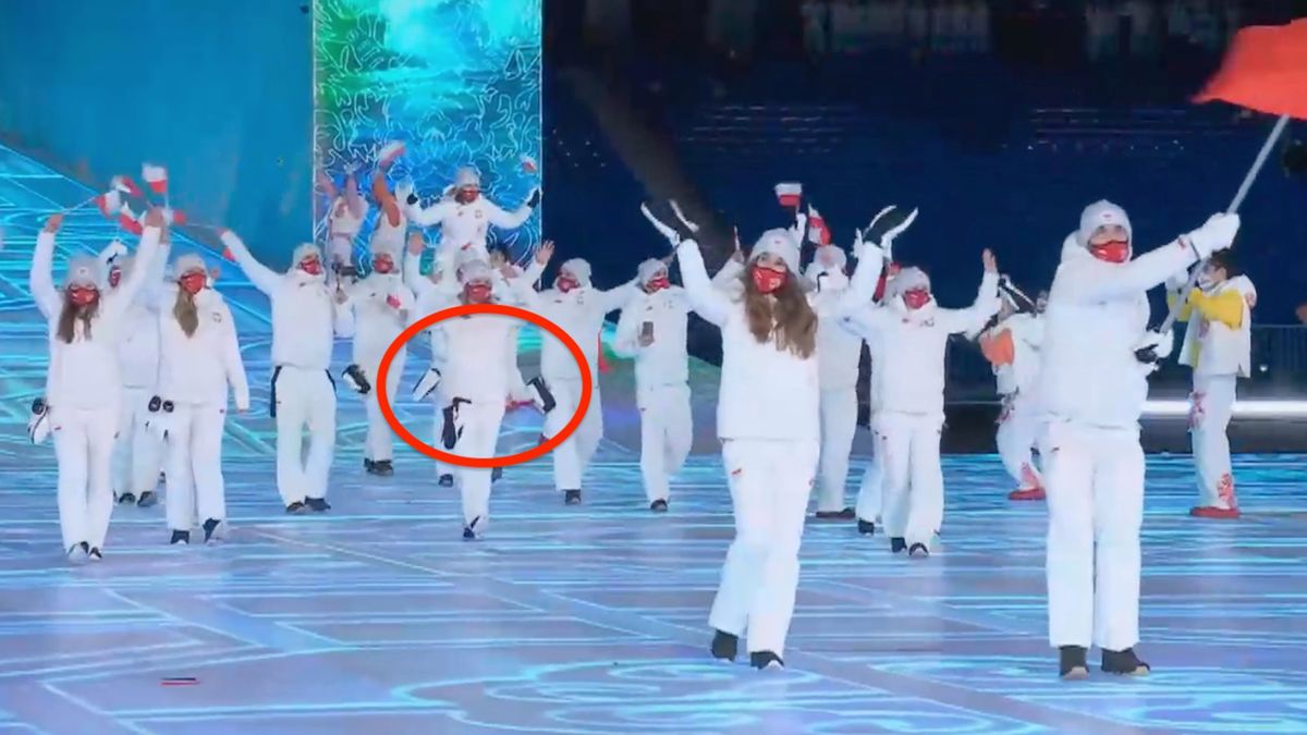 Zdjęcie okładkowe artykułu: Materiały prasowe / TVP Sport/screen / Polacy do spodni mieli przypięte rękawiczki podczas ceremonii otwarcia IO Pekin 2022