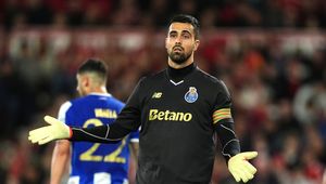 Ten bramkarz jest na radarze Liverpoolu. To kolega Polaków