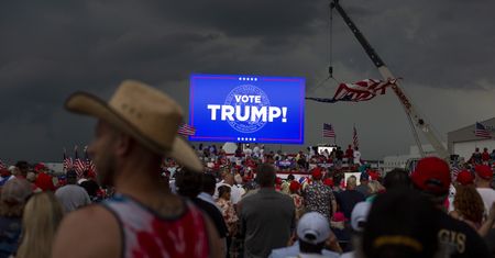 "Jestem zdruzgotany". Trump musiał odwołać wiec