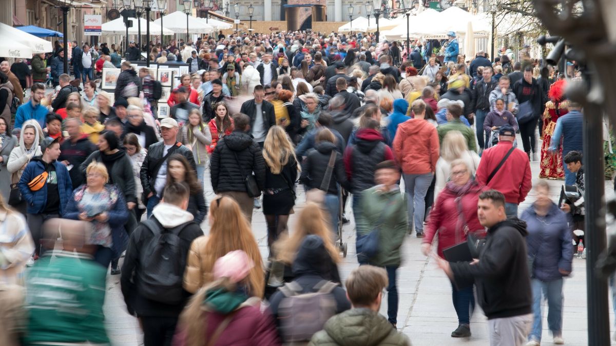 Maj�wka w Gda?sku
01.05.2022 Gdansk Glowne Miasto Majowka  Fot. Wojciech Strozyk/REPORTER
N/z: ulica Dluga
Wojciech Strozyk/REPORTER
