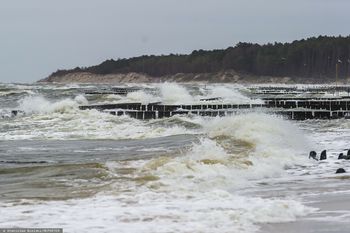 Wichura nad Bałtykiem. Wiatr może osiągnąć 100 km/h