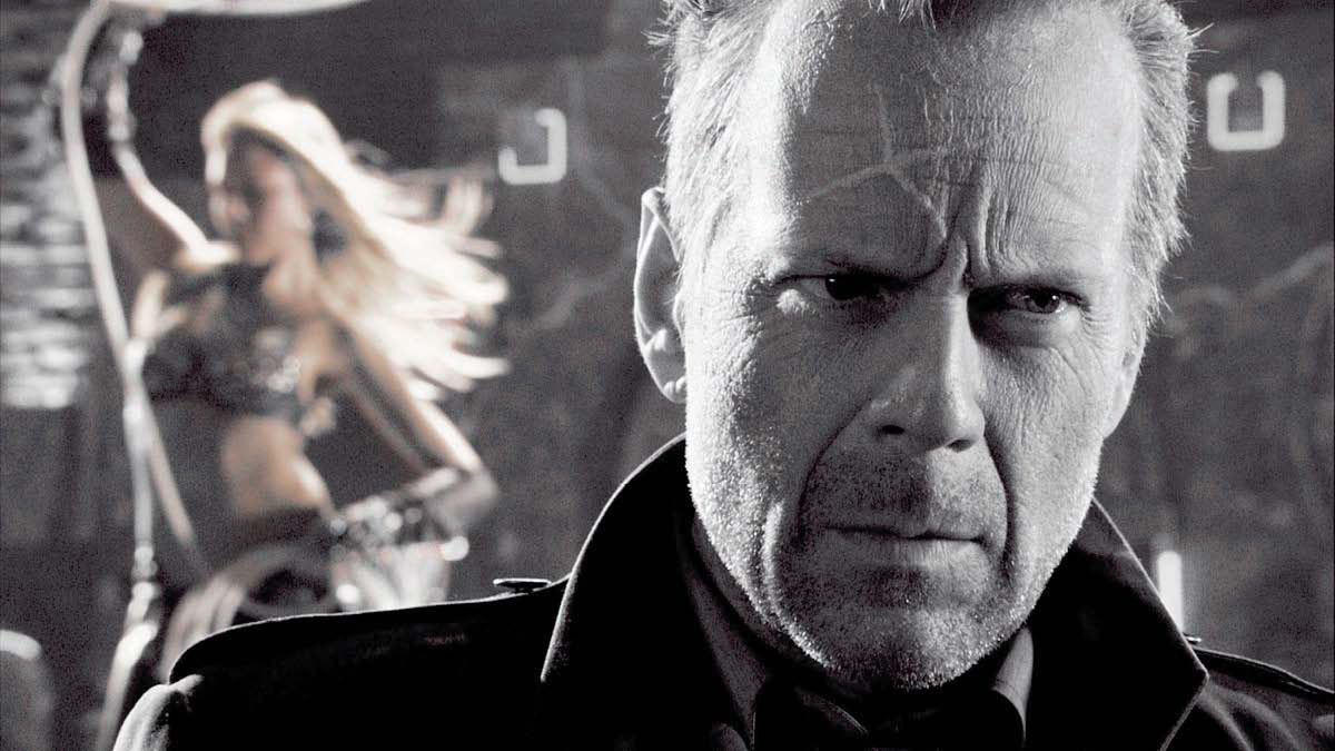 Bruce Willis w filmie "Sin City: Miasto grzechu"