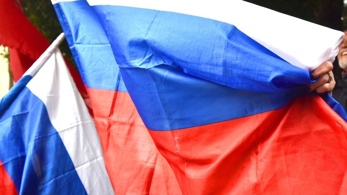 Zdjęcie okładkowe artykułu: Getty Images / Nur / Na zdjęciu: flaga Rosji