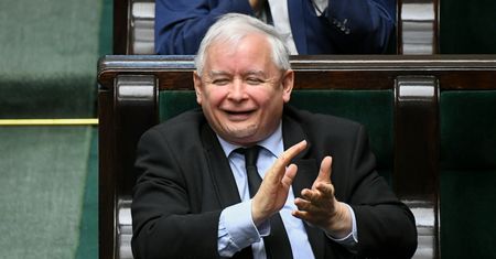 PiS umacnia pozycję, Lewica i PSL poza Sejmem. Nowy sondaż CBOS
