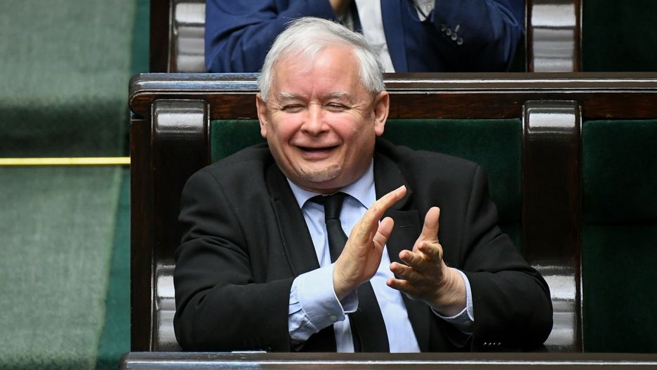 Nowy sondaż CBOS. Jarosław Kaczyński ma powody do radości