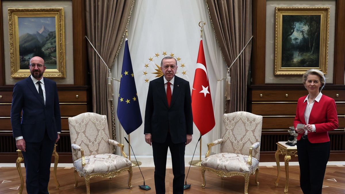 Obok Erdogana było tylko jedno wolne miejsce