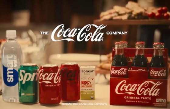 Coca-Cola z pierwszą w historii kampanią reklamową obejmującą wiele produktów