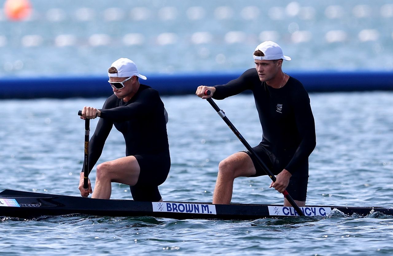 New Zealand pair's Olympic canoeing flounder leaves fans puzzled