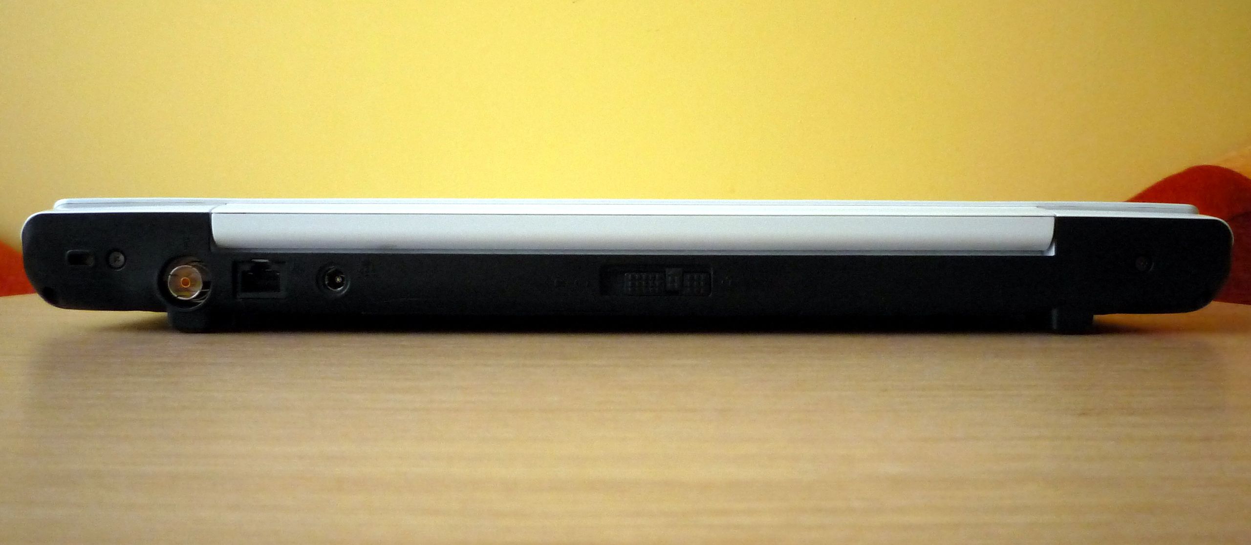Toshiba Qosmio F750 3D - czarny koń czy czarna owca? [test] 10