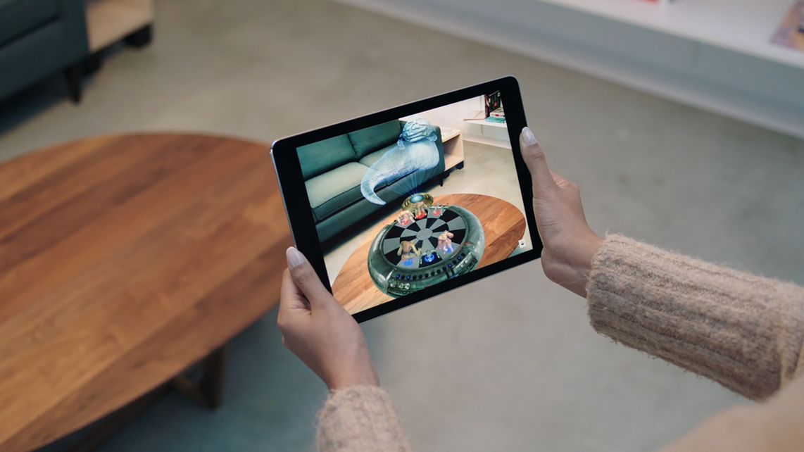 Apple ARKit - zobacz pierwsze aplikacje rozszerzonej rzeczywistości. Deweloperzy przechodzą samych siebie 1