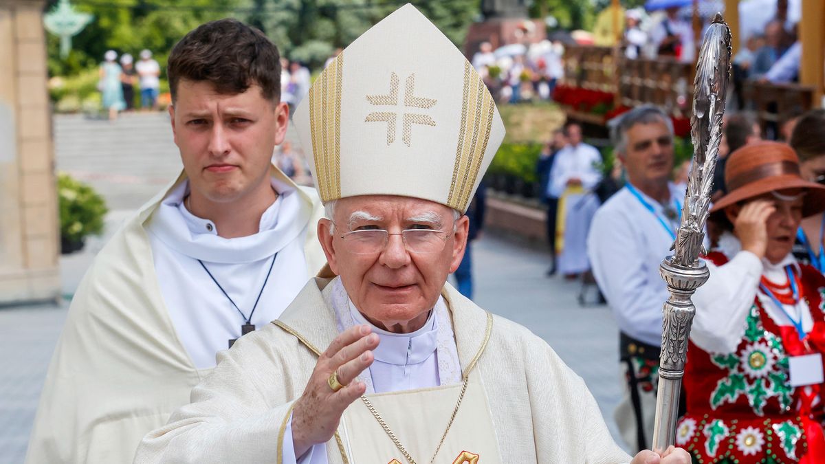 Marek Jędraszewski niebawem kończy 75 lat.