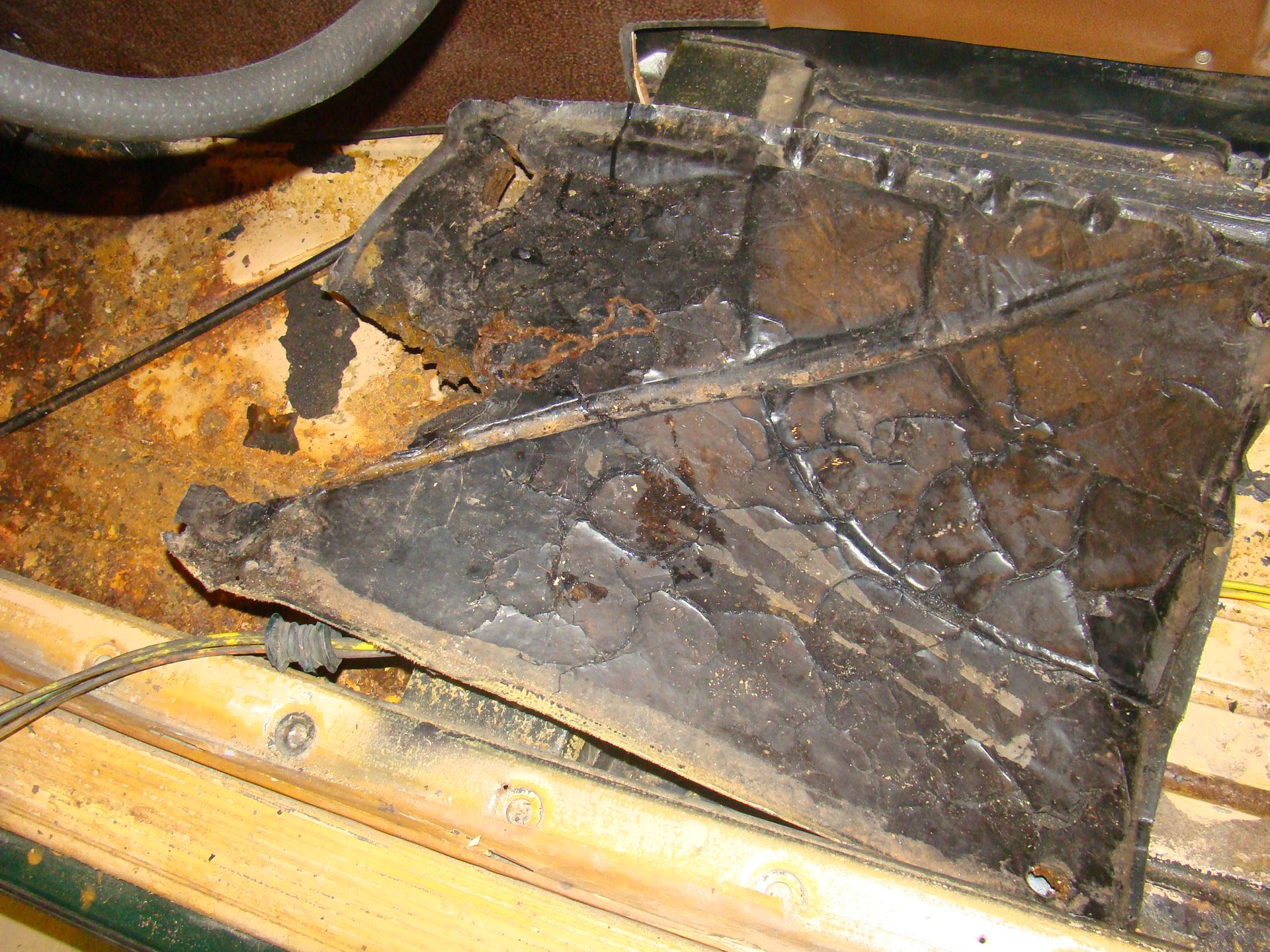 Mercedes 450 SL (R107) - podłoga 12