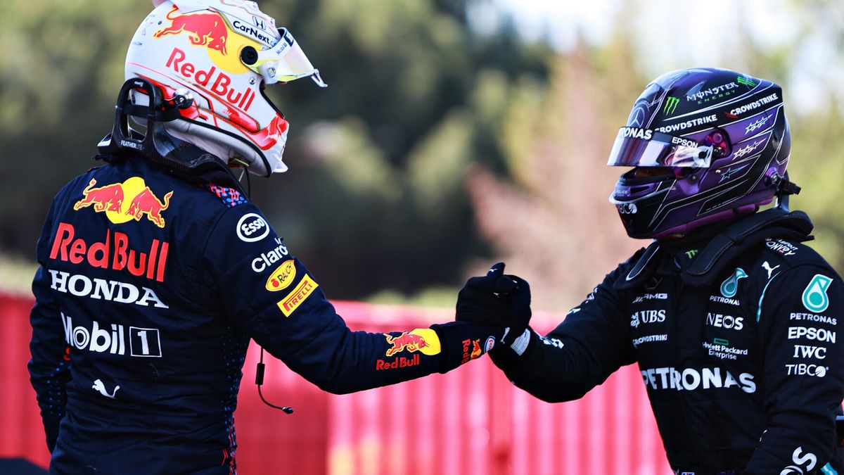 Max Verstappen (po lewej) i Lewis Hamilton