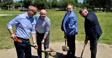 Inowrocław: Rusza budowa krytego lodowiska. Na tę inwestycję czekano od lat