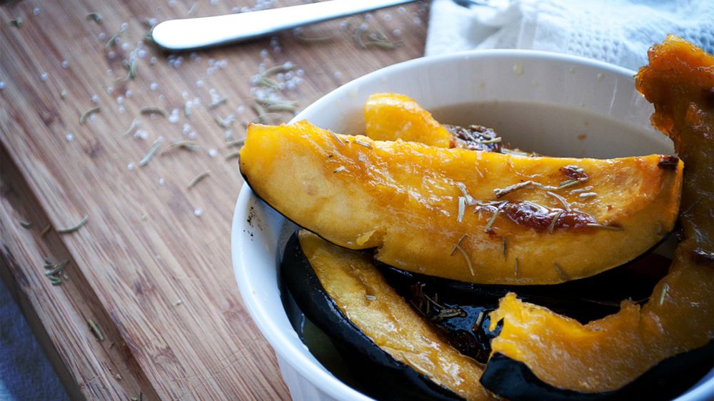 Pieczona dynia żołędziowa bez dodatku soli