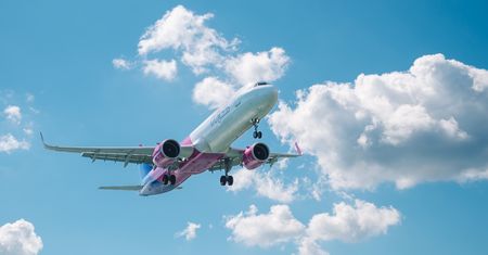 Kontrowersje wokół promocji Wizz Aira. UOKiK interweniuje