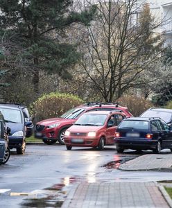 Zlikwidują setki miejsc parkingowych. Mieszkańcy będą blokować rondo