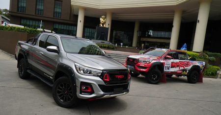 Toyota Hilux Black Rally Edition. Pickup po fabrycznym tuningu
