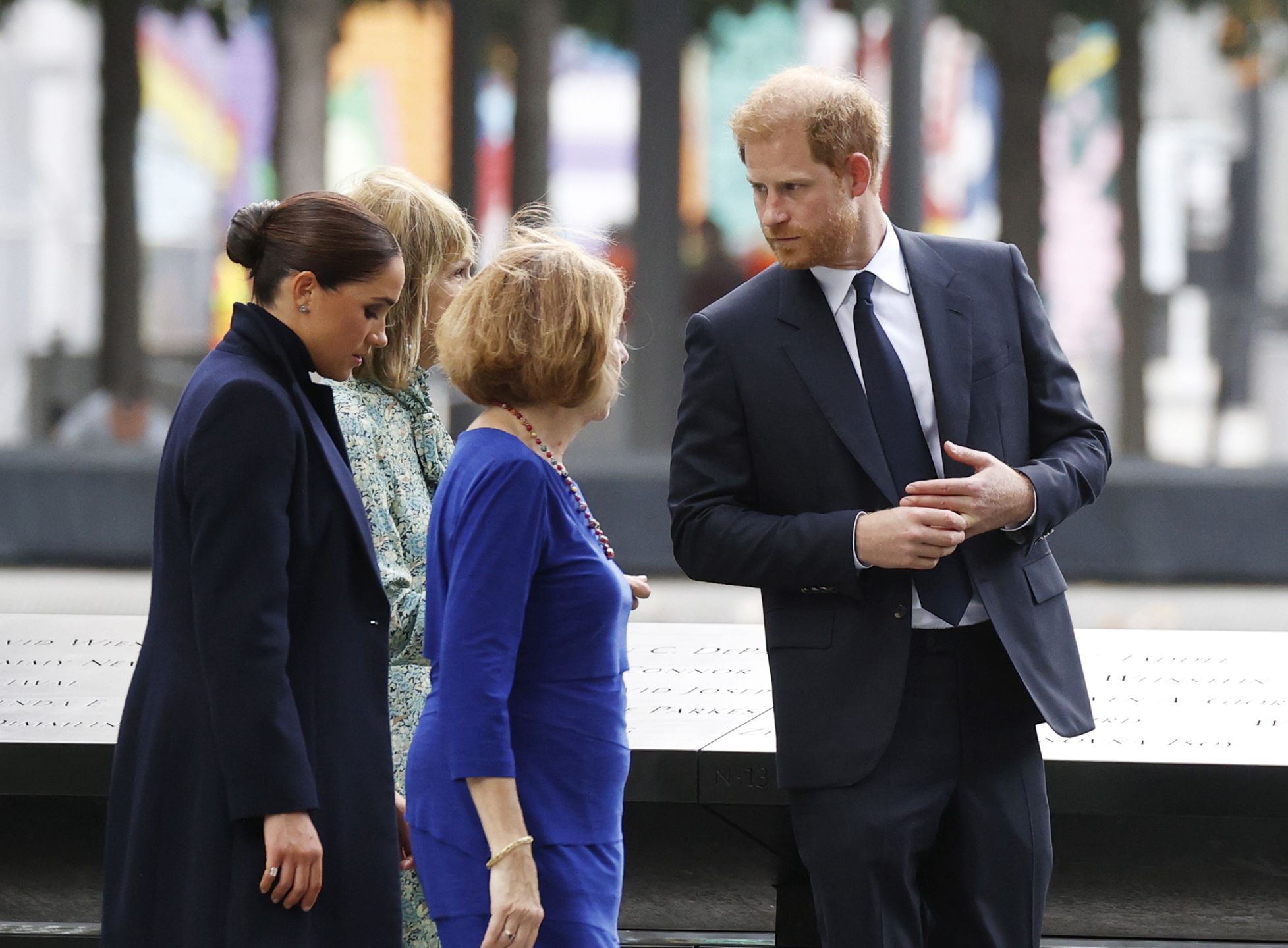 epa09483268 Prince Harry and Meghan, The Duke and Duchess of Sussex, visit the Reflecting Pools at the 9/11 Museum at Ground Zero in New York City, USA, 23 September 2021.  EPA/JOHN ANGELILLO / POOL 
Dostawca: PAP/EPA.