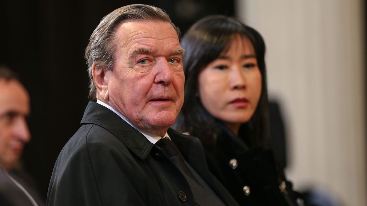 Getty Images / Andreas Gora-Pool / Na zdjęciu: Gerhard Schroeder