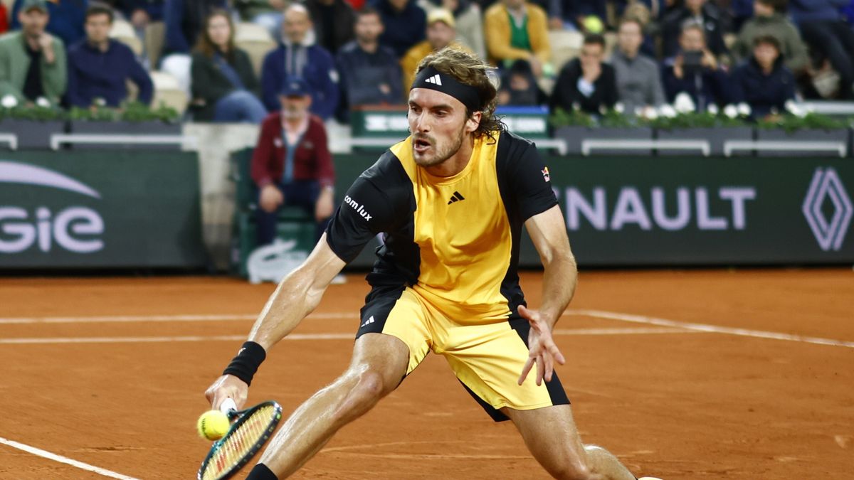 PAP/EPA / Mohammed Badra / Na zdjęciu: Stefanos Tsitsipas