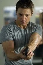 ''Dziedzictwo Bourne'a'': Agent rządowy Jeremy Renner [wideo]