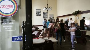 Kujawsko-pomorskie: Co, gdzie i za ile jedzą studenci? Studencka kuchnia dawniej i dziś - od słoików po diety pudełkowe