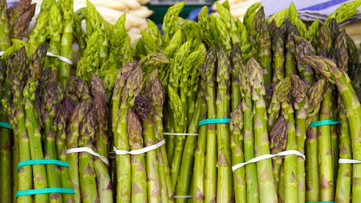 Zielone szparagi.