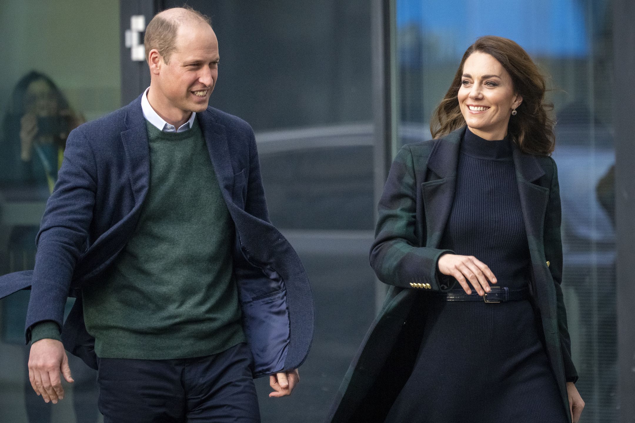 Kate i William cali w skowronkach odwiedzają Liverpool