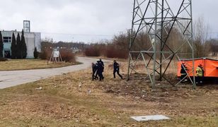 Gorzów Wielkopolski. O krok od tragedii. Pijany wspiął się na słup
