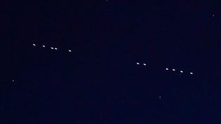 Vantablack 310 na satelitach? Brytyjczycy chcą zadbać o ciemne niebo