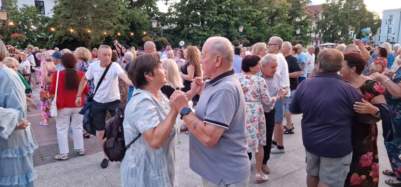 Potańcówka z zespołem na żywo!